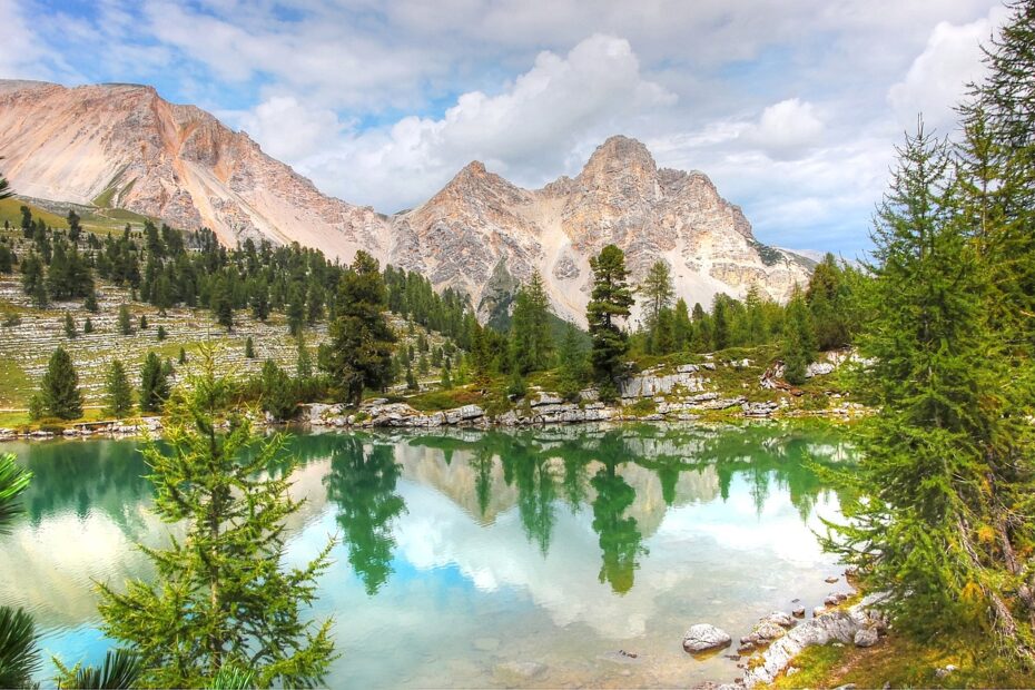 lech le vert, dolomites, mountain lake